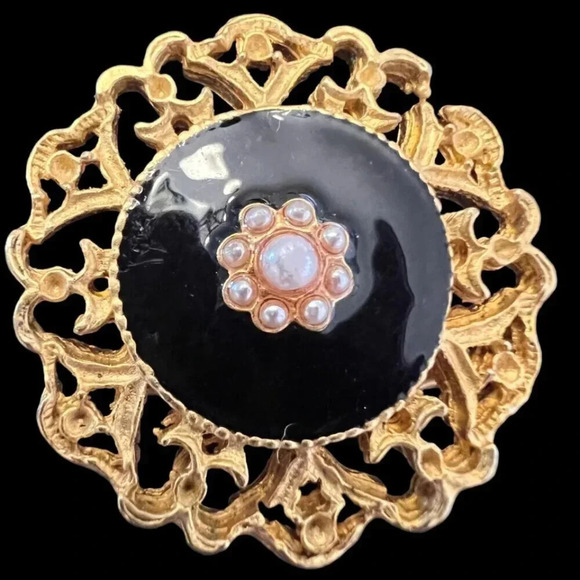 Vintage 1960s-1970s Black Enamel Faux Pearl Victorian Round Brooch Pin Gold Tone - Picture 1 of 2